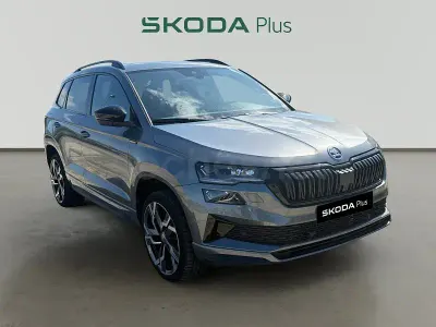 Usado Skoda Karoq SportLine 150 CV (110 kW) 2024 Gris / plata SUV