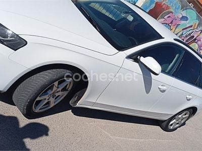 Usado Audi A4 143 CV (105 kW) 2011 Blanco Familiar