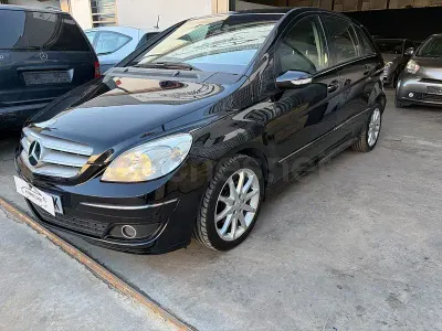 Usado Mercedes B200 140 CV (102 kW) 2007 Negro Monovolumen