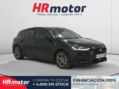 Używany Ford Focus ST-Line 155 KM (114 kW) 2023 Czarny Sedan/Limuzyna