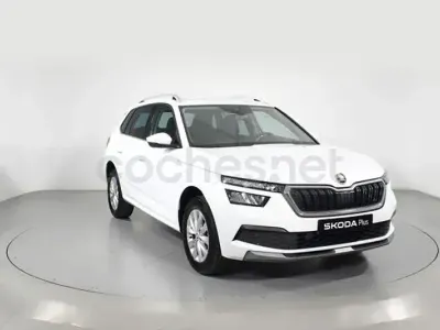 Usado Skoda Kamiq 110 CV (80 kW) 2022 Blanco SUV