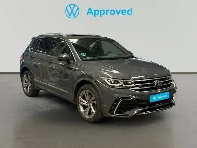 Usado VW Tiguan R-line 150 CV (110 kW) 2022 Gris / plata SUV