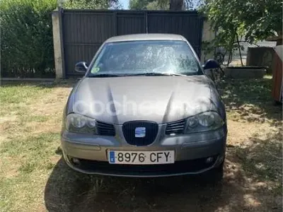 Usado Seat Ibiza Sport 100 CV (73 kW) 2003 Gris / plata Utilitario