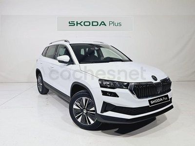 Usado Skoda Karoq Selection 110 CV (80 kW) 2024 Blanco SUV