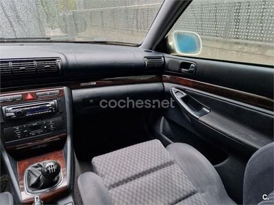 Usado Audi A4 150 CV (110 kW) 1999 Blanco Familiar