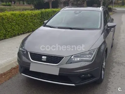 Usado Seat Leon ST 4Drive 184 CV (135 kW) 2016 Gris / plata Familiar