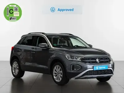 Usado VW T-Roc Life 150 CV (110 kW) 2023 Gris SUV