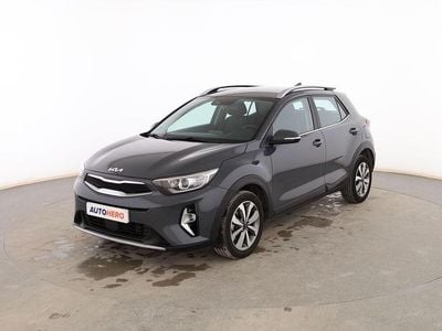 Usado Kia Stonic 101 HP (74 kW) 2022 Cinzento SUV