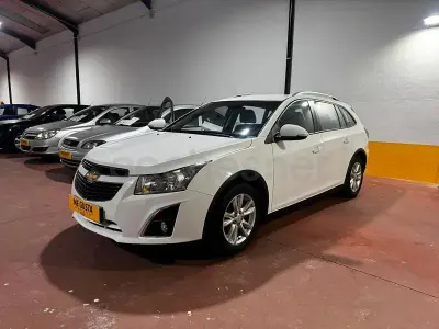 Usado Chevrolet Cruze LT 117 HP (86 kW) 2014 Branco Carrinha