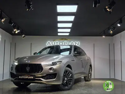 Usado Maserati Levante 275 CV (202 kW) 2017 Gris / plata SUV