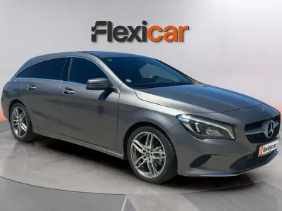 Usado Mercedes CLA180 Shooting Brake 136 CV (100 kW) 2019 Gris Familiar