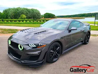 Usado Ford Mustang Fastback 291 CV (214 kW) 2020 Gris / plata Coupe