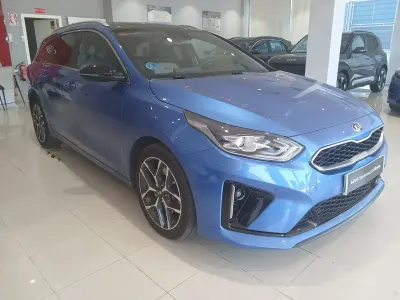 Usado Kia Ceed GT GT-Line 160 CV (117 kW) 2021 Azul Familiar