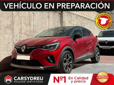 Begagnad Renault Captur Zen 140 HK (102 kW) 2022 Röd SUV