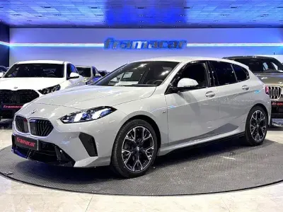 Usado BMW 120 M Sport 163 CV (119 kW) 2025 Gris Utilitario