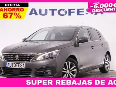 Usado Peugeot 308 Allure 130 CV (95 kW) 2019 Gris / plata Berlina