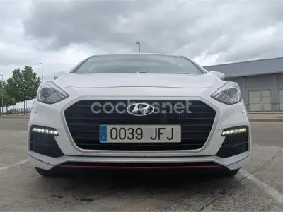 Usado Hyundai i30 Turbo 186 HP (136 kW) 2015 Branco Sedan