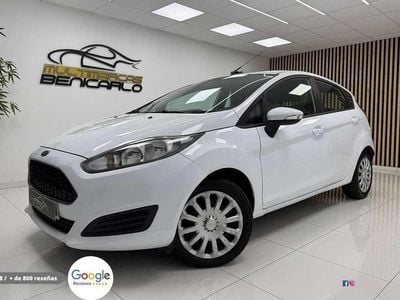 Usado Ford Fiesta Trend 75 CV (55 kW) 2017 Blanco Utilitario