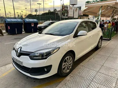Usado Renault Mégane III Dynamique 115 CV (84 kW) 2014 Blanco Berlina