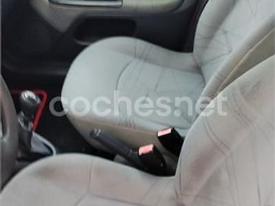 Rojo Usado 2004 Renault Clio II Privilege Berlina | 2600 € (Precio justo)