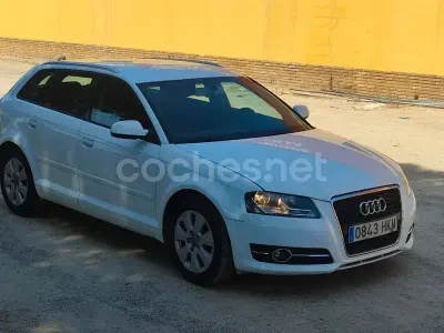 Usado Audi A3 Sportback Ambiente 105 CV (77 kW) 2011 Blanco Utilitario
