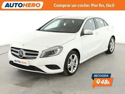 Usado Mercedes A180 Urban 110 HP (80 kW) 2014 Branco Sedan
