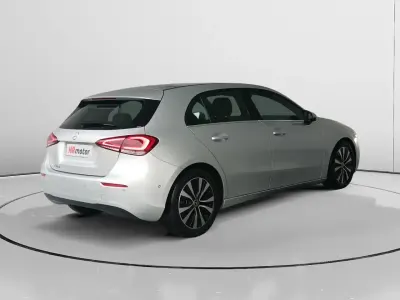 Usado Mercedes A180 116 HP (85 kW) 2021 Cinzento Sedan