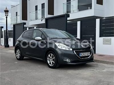 Usado Peugeot 208 Active 68 CV (50 kW) 2014 Gris / plata Utilitario
