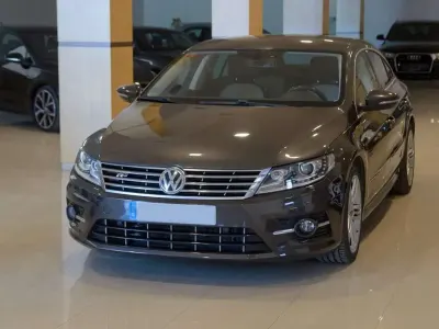Usado VW CC R-line 184 CV (135 kW) 2016 Marrón Berlina