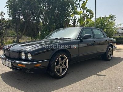 Usado Jaguar XJ8 Executive 240 CV (176 kW) 2002 Verde Berlina