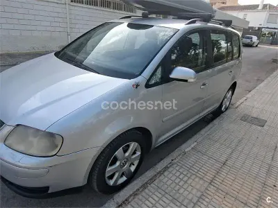Usado VW Touran Edition 105 CV (77 kW) 2004 Blanco Monovolumen