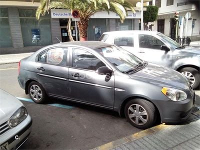 Usado Hyundai Accent 97 CV (71 kW) 2007 Gris / plata Berlina