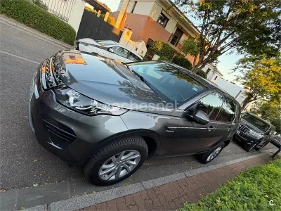 Usado Land Rover Discovery Sport HSE Luxury 180 CV (132 kW) 2018 Gris / plata SUV