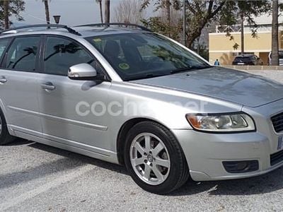 Usado Volvo V50 Drive Kinetic 109 CV (80 kW) 2010 Gris / plata Familiar