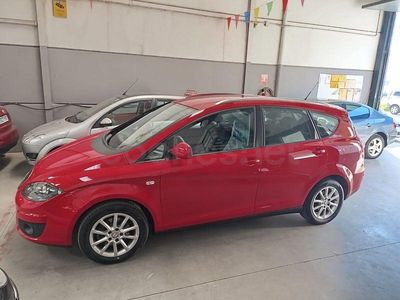 Usado Seat Altea XL Style 105 CV (77 kW) 2009 Rojo Monovolumen