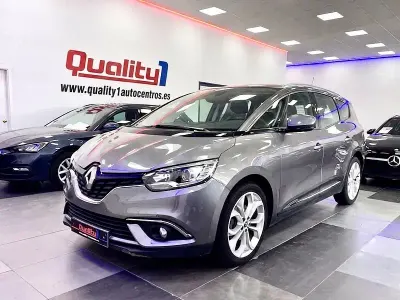 Usado Renault Grand Scénic IV Zen 120 CV (88 kW) 2018 Gris / plata Monovolumen