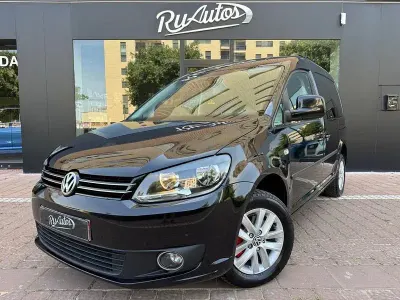 Usado VW Caddy Comfortline 102 CV (75 kW) 2014 Negro Monovolumen