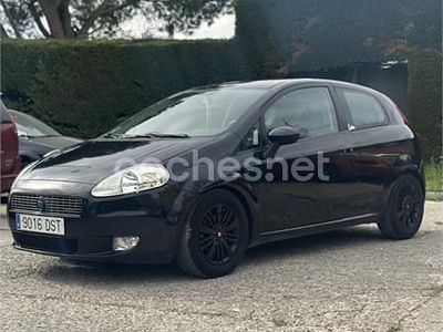 Usado Fiat Grande Punto Dynamic 75 CV (55 kW) 2005 Negro Utilitario