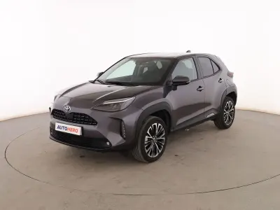 Usado Toyota Yaris Cross Style 116 CV (85 kW) 2022 Gris SUV