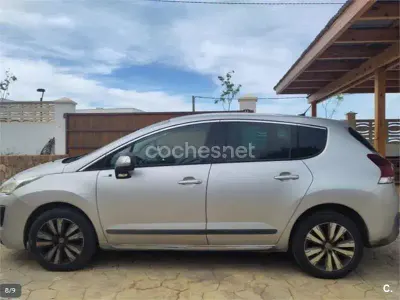 Usado Peugeot 3008 Style 130 CV (95 kW) 2015 Gris / plata Familiar
