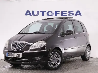 Usado Lancia Musa 90 CV (66 kW) 2011 Negro Monovolumen