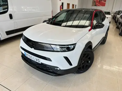 Usado Opel Mokka GS Line 110 CV (80 kW) 2022 Blanco SUV