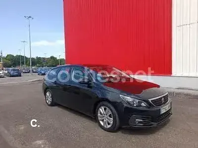 Usado Peugeot 308 SW Style 130 CV (95 kW) 2021 Negro Familiar