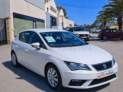 Begagnad Seat Leon Reference 115 HK (84 kW) 2019 Vit Sedan