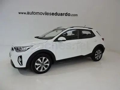 Usado Kia Stonic 120 CV (88 kW) 2023 Blanco SUV