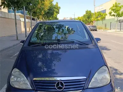 Usado Mercedes A160 Elegance 102 CV (75 kW) 2004 Azul Monovolumen