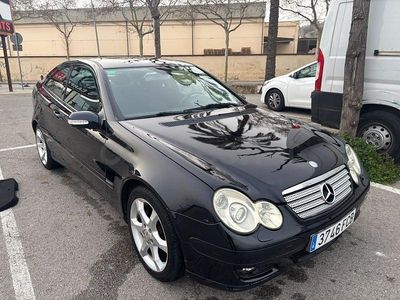Usado Mercedes C200 122 CV (89 kW) 2006 Negro Berlina