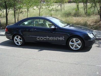 Usado Mercedes CLK500 Avantgarde 306 CV (225 kW) 2005 Azul Coupe