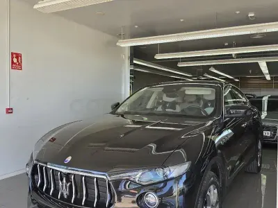 Usado Maserati Levante 275 CV (202 kW) 2016 Negro SUV