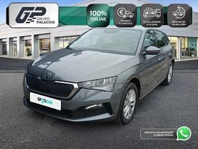 Usado Skoda Scala Ambition 110 CV (80 kW) 2023 Gris Utilitario